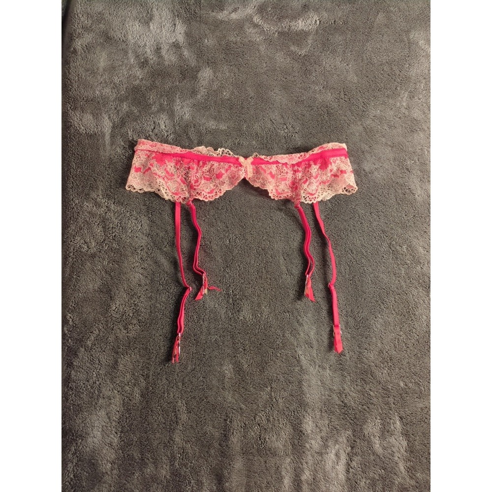 Victoria's Secret Lace Pink‎ Garter Belt Size M/L NWOT
